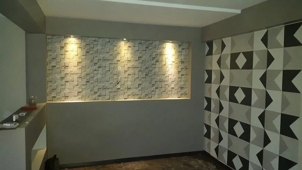 Dekoratif duvar ve spot aydınlatma uygulaması